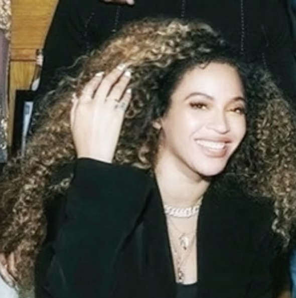 Chat with Beyonce - Flipped.Chat - AI Character Chatbot